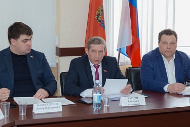 Депутаты оценят работу Анатолия Чадова